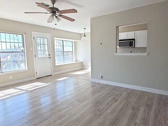 3rd image of 8947 Seacliff St.