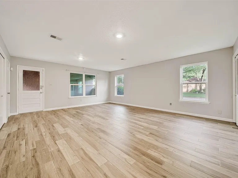14719 Cedar Point Dr — Photo 29