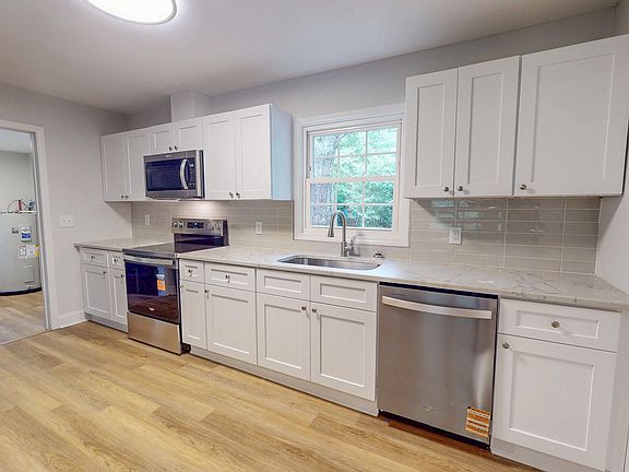 4th image of 310 Wesleyan Heights Rd