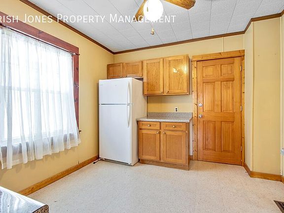 5th image of 58 Royal Ave