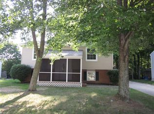 1069 Shadowlawn Dr, Ravenna, OH 44266
