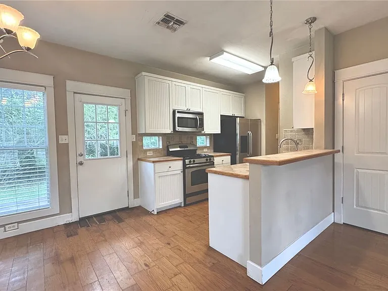 501 Grey Oak Ct — Photo 4
