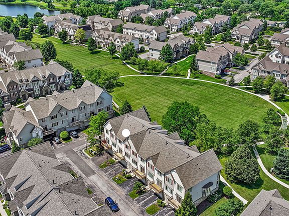 3rd image of 284 Edmundton Cir