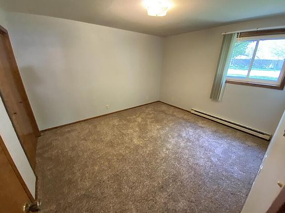 4th image of 243 N 1st St APT 6
