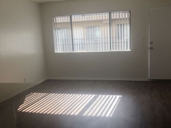 3rd image of 1555 W Carson St APT 10