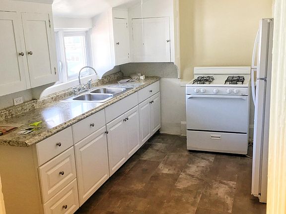 2nd image of 1334 Wealthy St SE #2