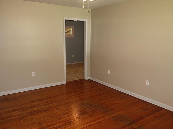 4th image of 107 Southern Hills Dr