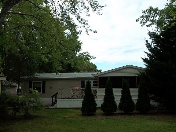 3rd image of 23433 Beacon Ct