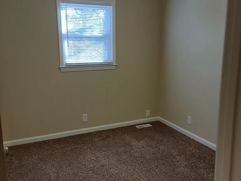2911 Velden Dr — Photo 14