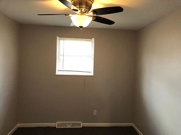 5th image of 4220 Beachwood Ave