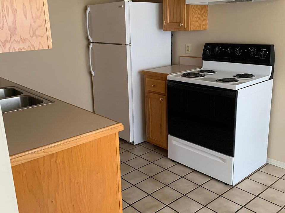 1st image of 1404 S Commerce Ave APT 1