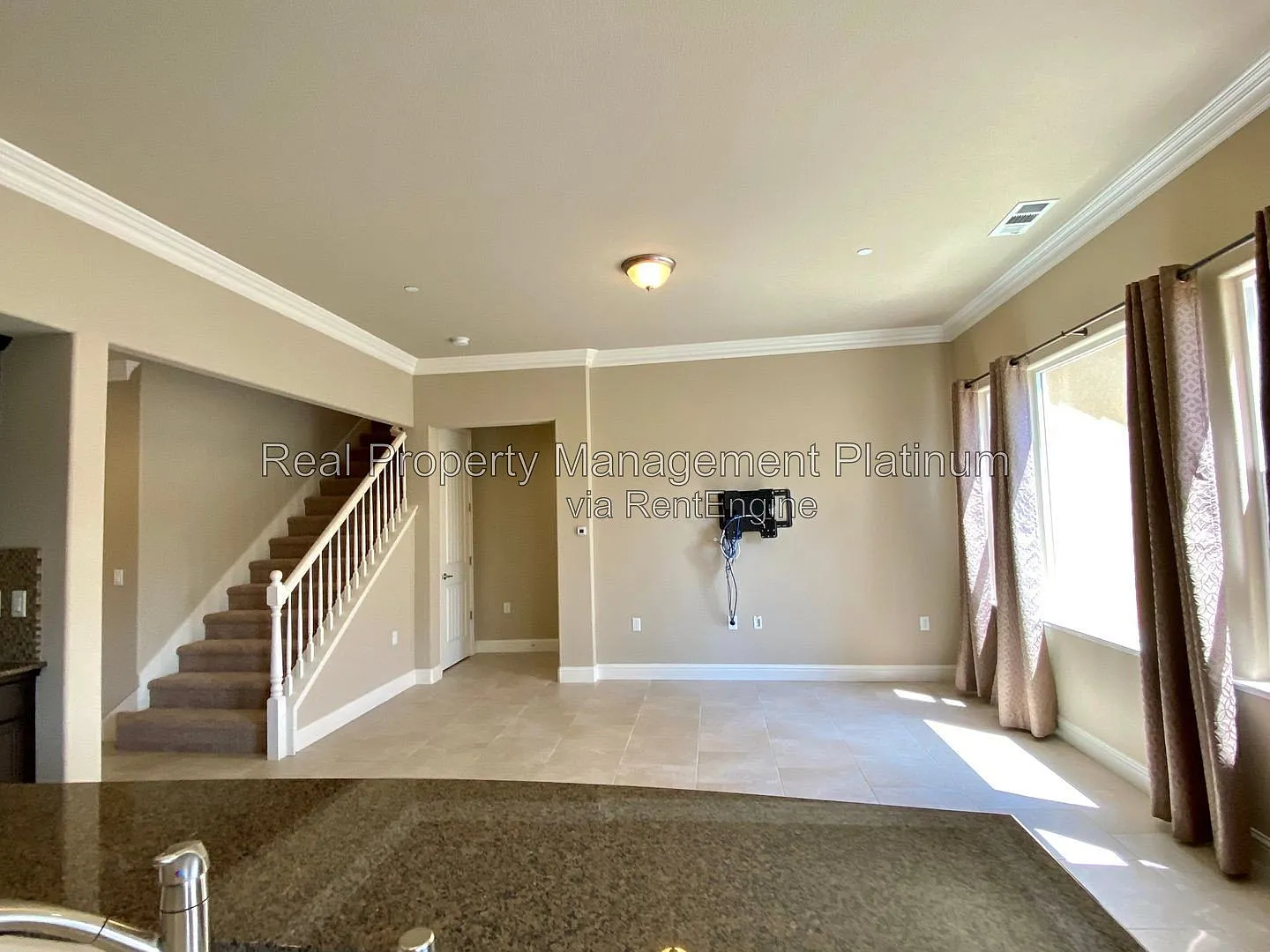 2 bed, 3.0 bath, 1992 sqft, $2,495 — Photo 3