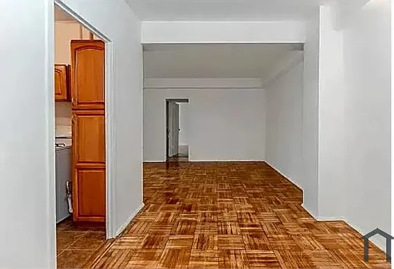 1579 Metropolitan Ave #4D — Photo 2