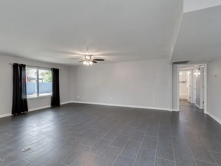 1115 W Barrow Dr — Photo 9