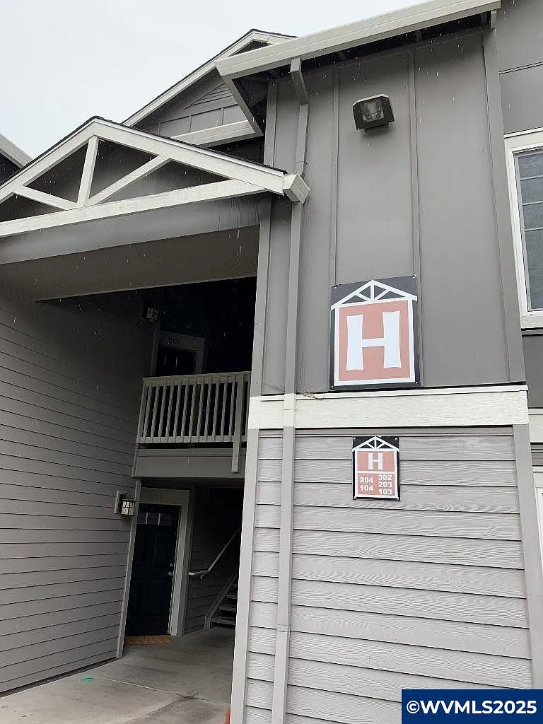 6298 SW Grand Oaks Dr APT H203 photo 1