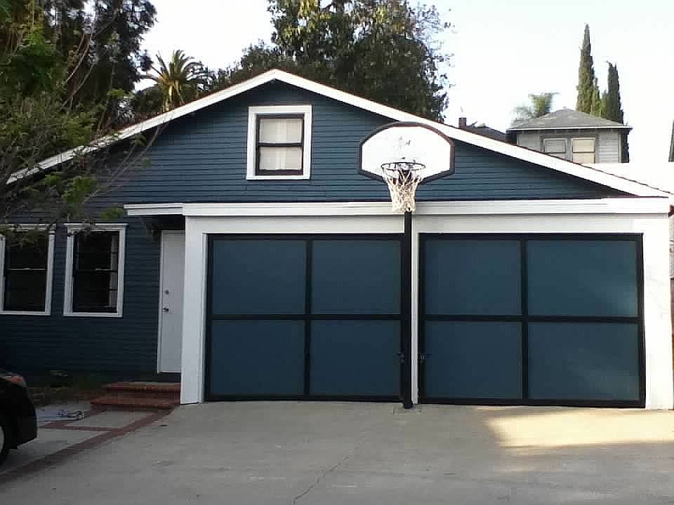 2nd image of 1443 Calumet Ave