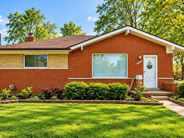 28326 Alden St, Madison Heights, MI 48071