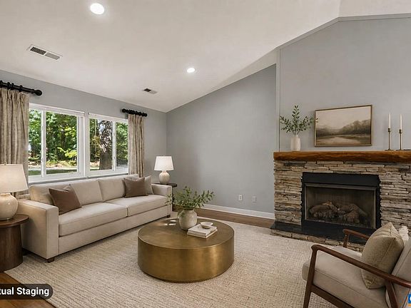 3rd image of 304 Crestfield Ct