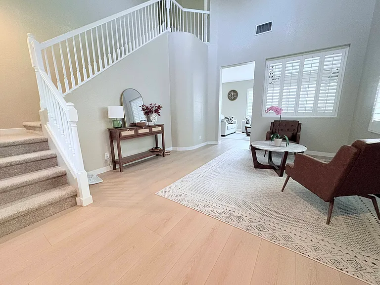 28048 Memory Ln — Photo 4