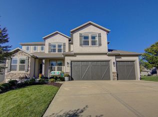 8016 Apache Rd, Lenexa, KS 66227
