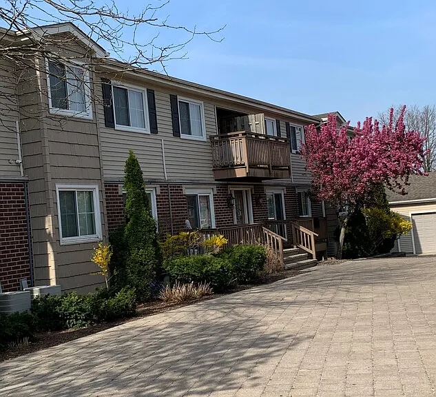 853 Village Quarter Rd — Photo 5