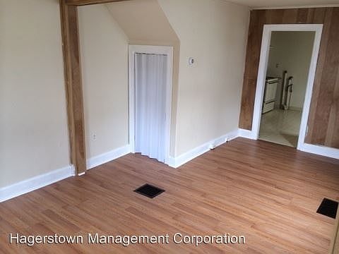 3rd image of 913 Maryland Ave