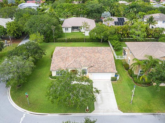 3rd image of 1581 NW 102nd Dr