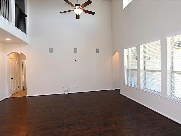 4th image of 2445 Iniesta Ln
