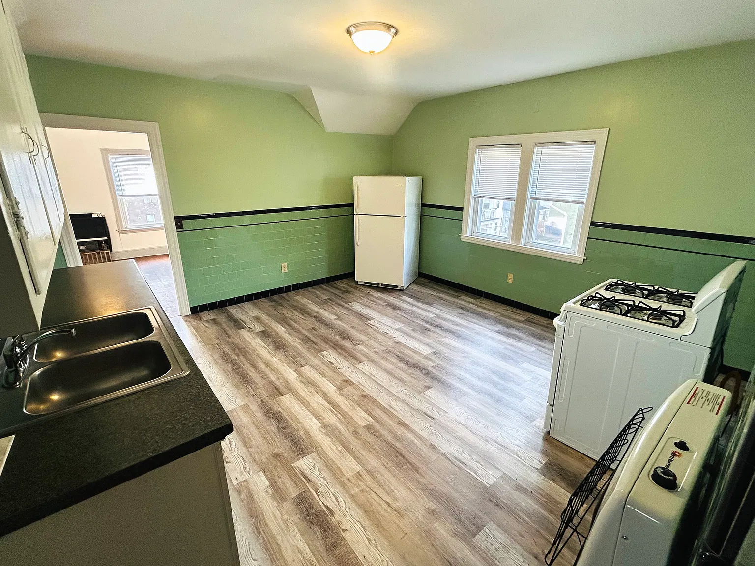 1 bed, 900 sqft, $1,700 — Photo 4