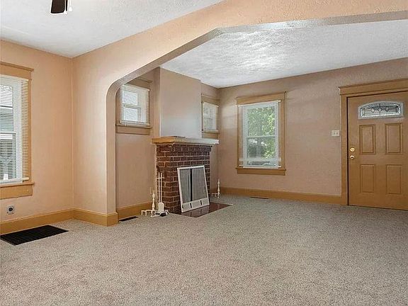 4th image of 848 N 83rd St