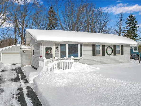 3932 Washington Ave, Hamburg, NY 14075