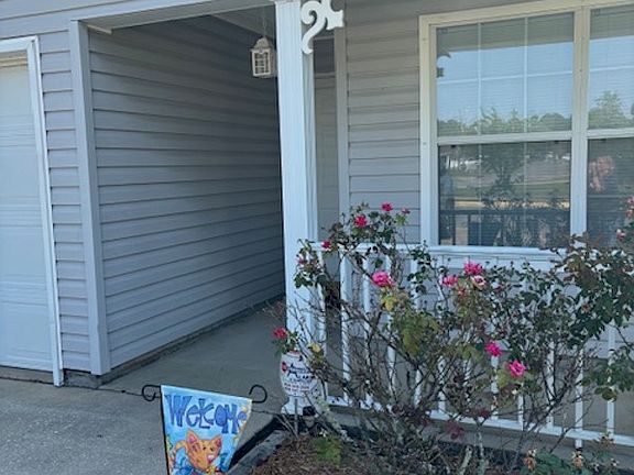 3rd image of 2208 Trailwood Dr