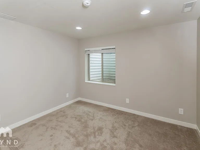 2450 E Jim Bridger Dr — Photo 13