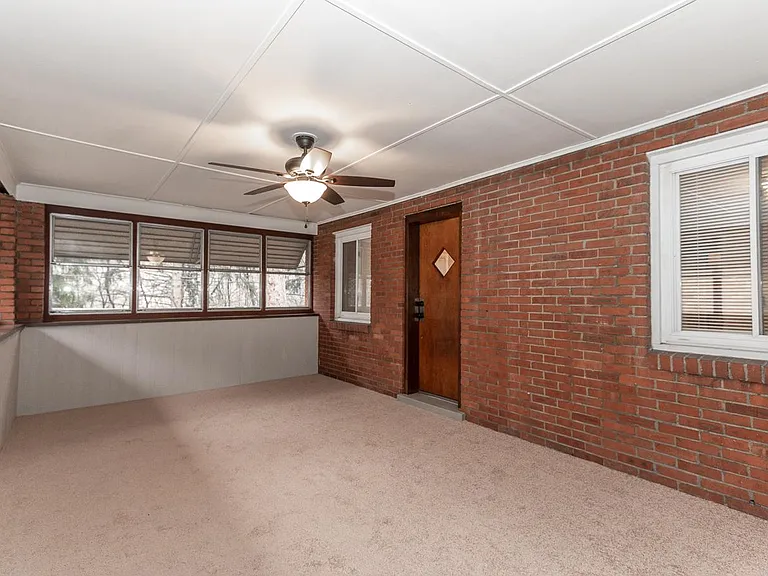 50 McNeilly Ct — Photo 8