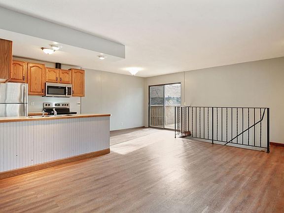 2nd image of 2790 Upland Ct N