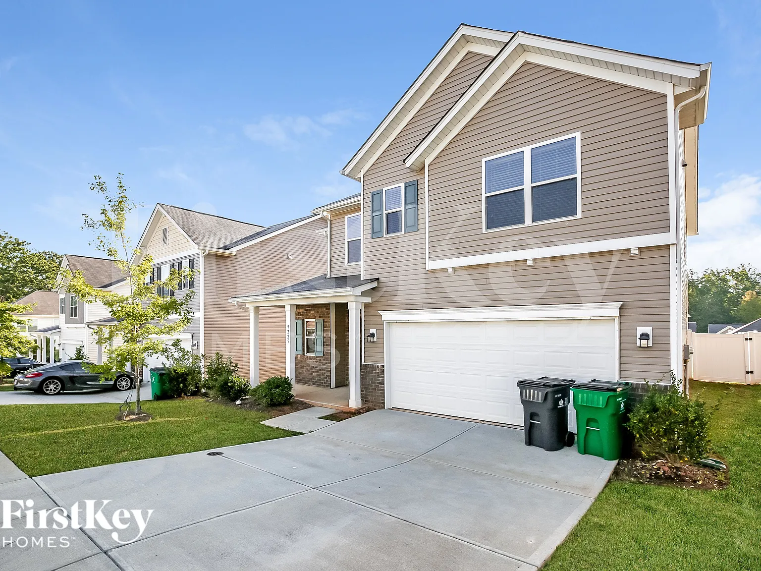 4 bed, 2.5 bath, 2106 sqft, $2,595 — Photo 2