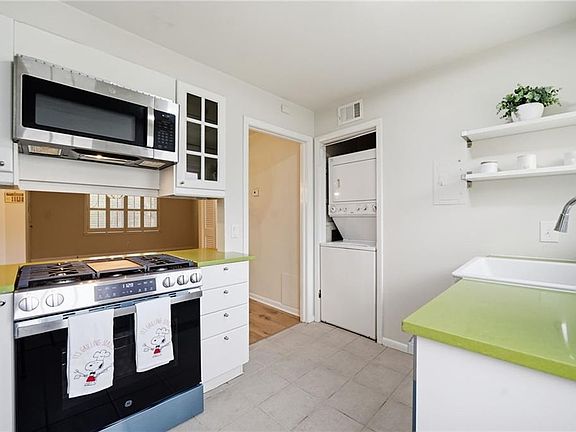 4th image of 1010 Scott Blvd APT A2
