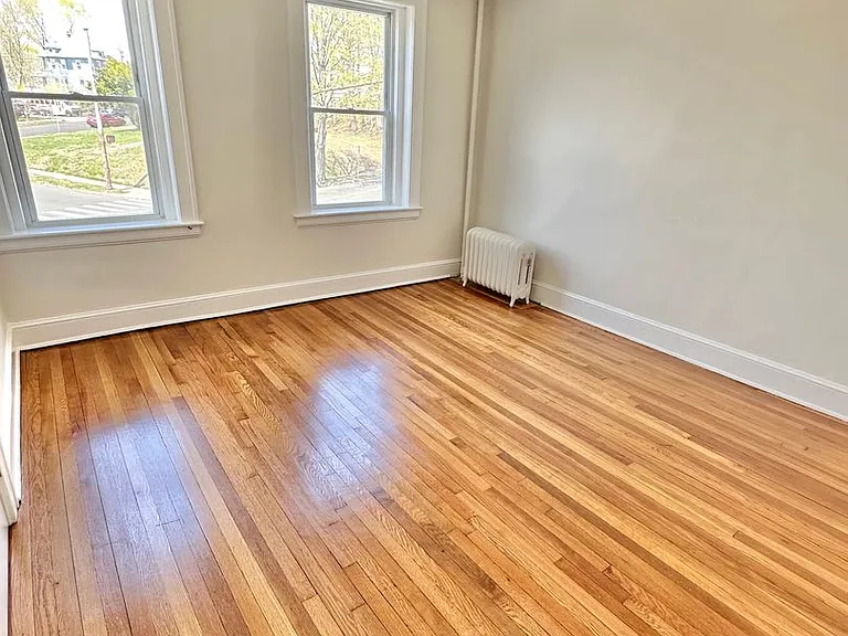 90 Monroe St — Photo 23