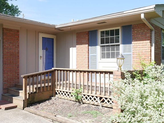 4th image of 187 Deneen Ave