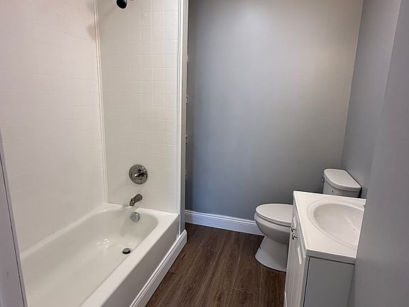 5th image of 3195 S Park Ave #2