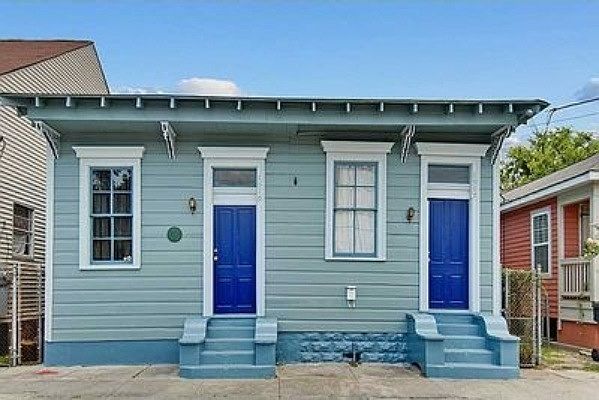 Old New Orleans style shotgun duplex