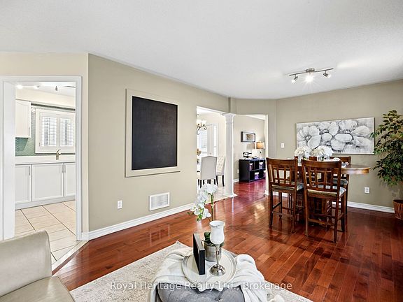 4th image of 65 Cranborne Cres