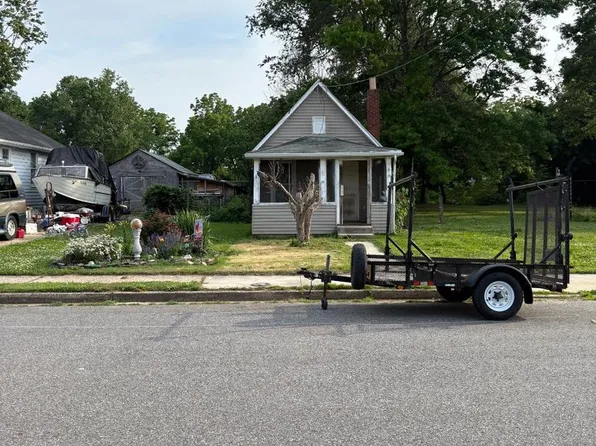 13 Broad St, Penns Grove, NJ 08069