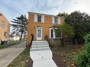 2337 S 3rd Ave, Riverside, IL 60546