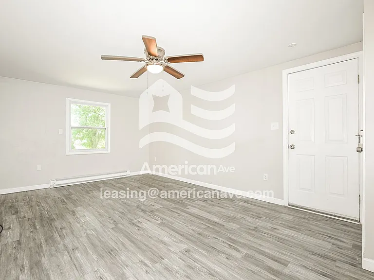 1083668_004_living_room_13810546.jpg