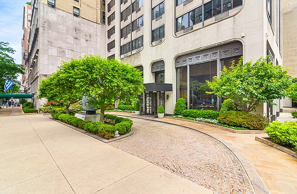 Rented by SERHANT. | media 23