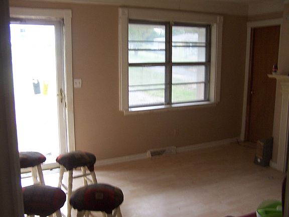 4th image of 1427 Harrison Ave NW