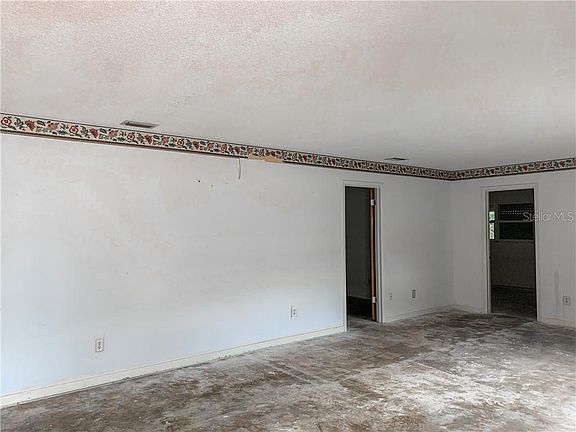 4th image of 1701 East Ave