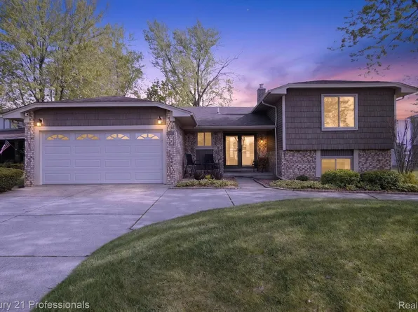 45560 Edgewood Ct, Canton, MI 48187
