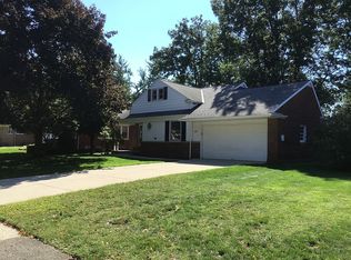 1192 Blanchester Rd, Lyndhurst, OH 44124